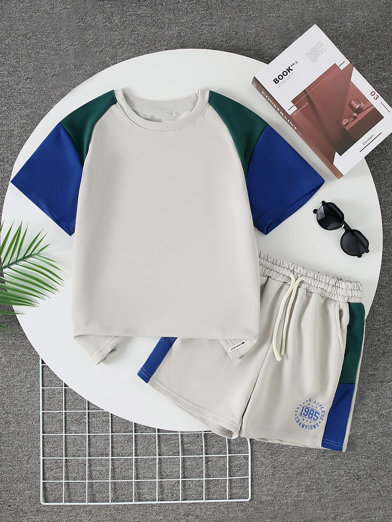 

Летняя новая детская одежда из двух предметов, футболка с буквенным принтом, однотонные шорты, свободный комплект для спорта и отдыха для мальчиков