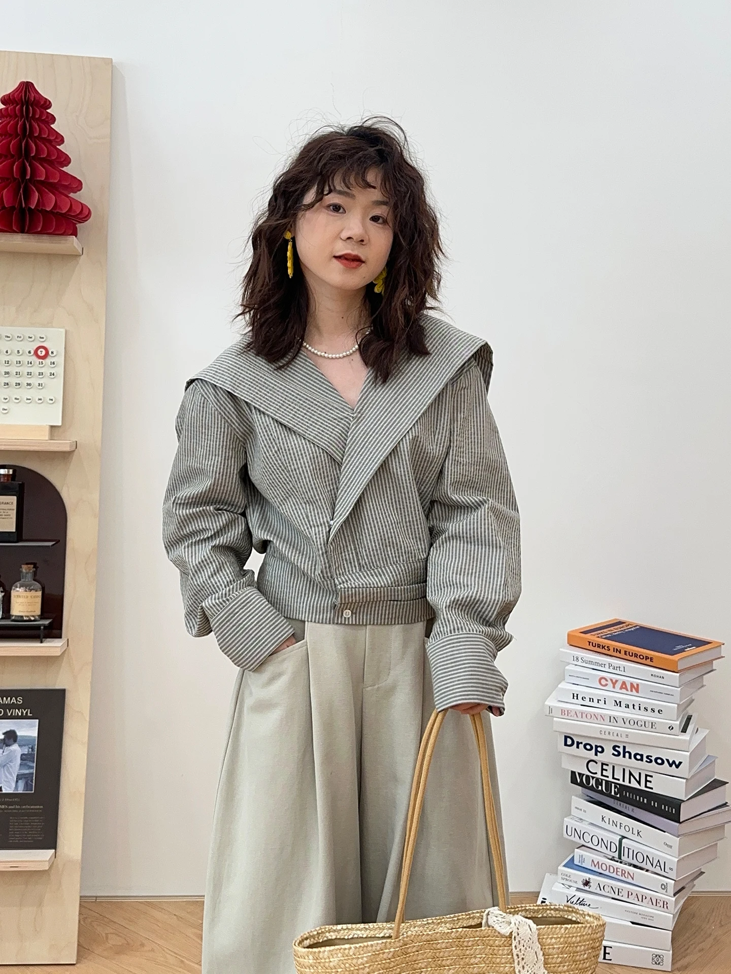 

Elegant Age-Defying Navy Collar Striped Shirt Bottle of Scorpion 3199 College Style Loose Fit Long Sleeve Women's Open Cardigan