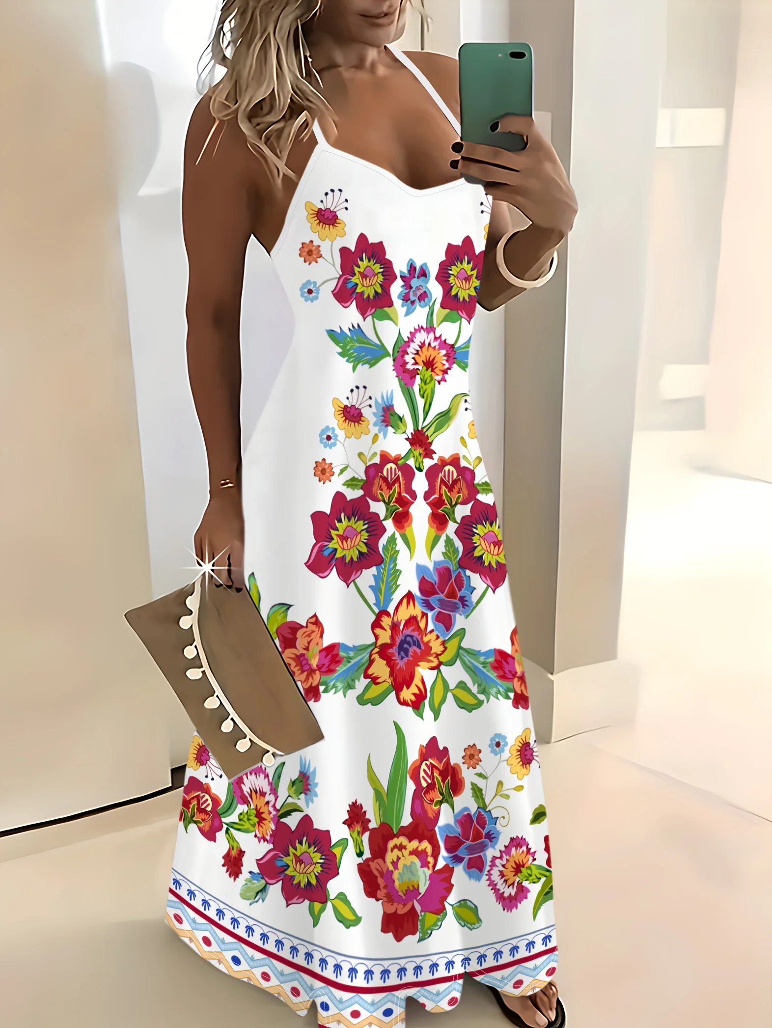 

Платье макси на тонких бретелях с цветочным принтом (красный, синий, зеленый, желтый, розовый) и белым фоном