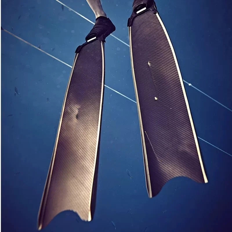 

Free diving frog shoes pure carbon fiber flippers free diving long flippers