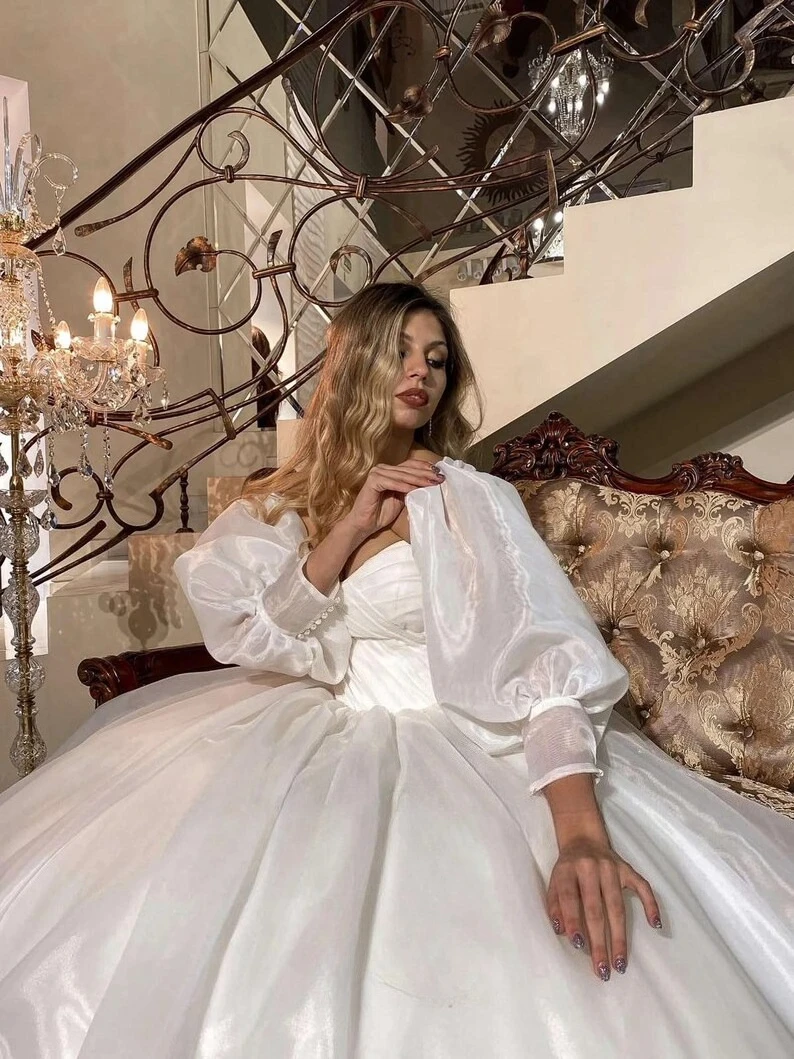 Tüll-Korsett-Ballkleid, Prinzessinnenkleider, Glockenärmel, Hochzeitskleid mit Ärmeln, individuelle Brautkleider, weißes, schlichtes Hochzeitskleid