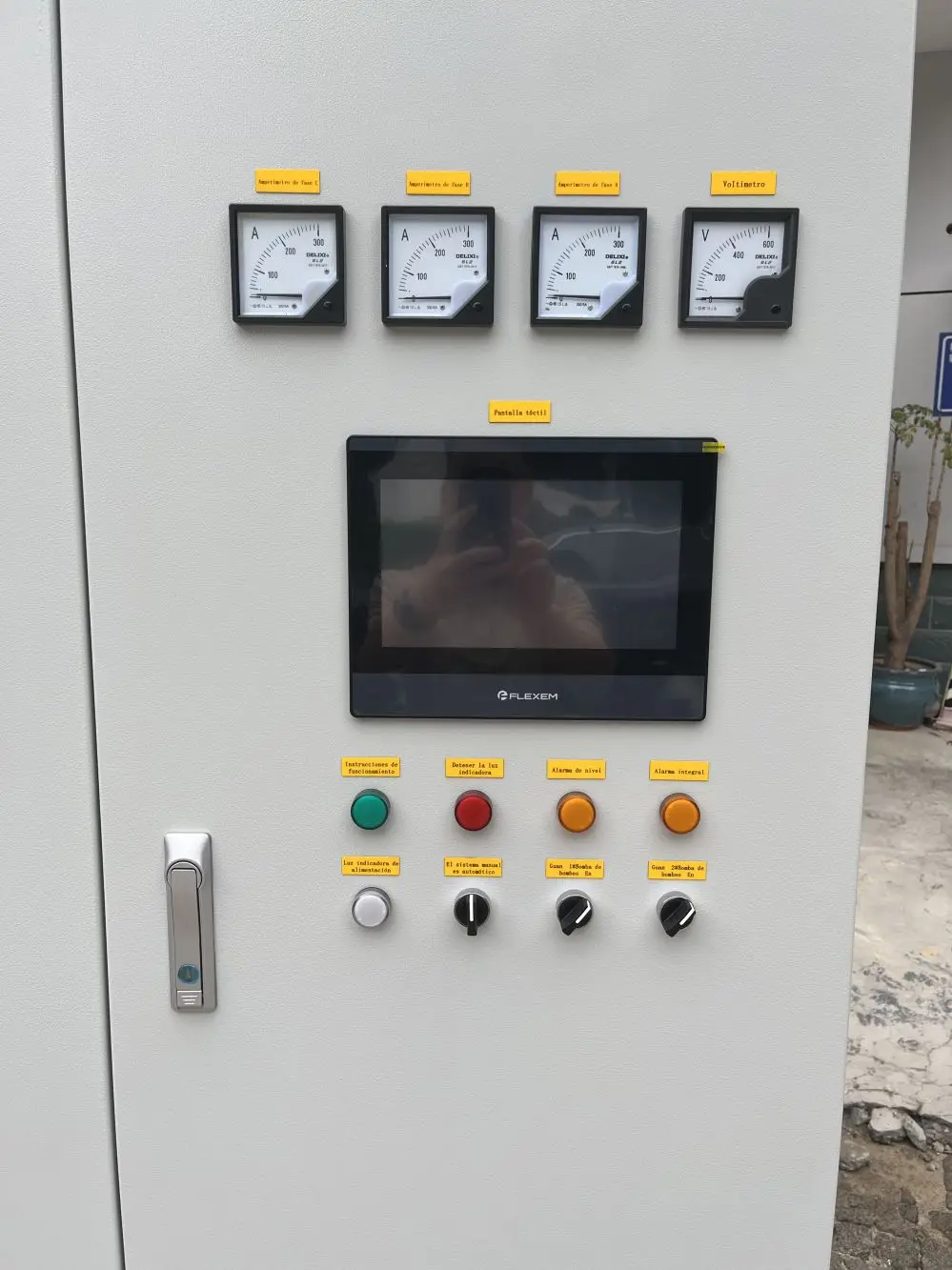 YY-BNM صندوق خزانة التحكم مضخة المياه لوحة التحكم VFD الكهربائية OEM مروحة تردد تحويل محرك التردد المتغير