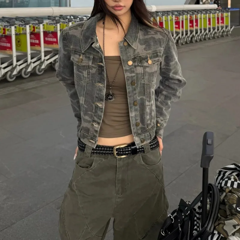 Damen-Jeansjacke, Herbst-Neuheit, Koreanischer Stil, Cooler Look, Trendige Vielseitige Arbeitsjacke, Damen-Camo-Denim, Locker Geschnittener Mantel – Detail 2
