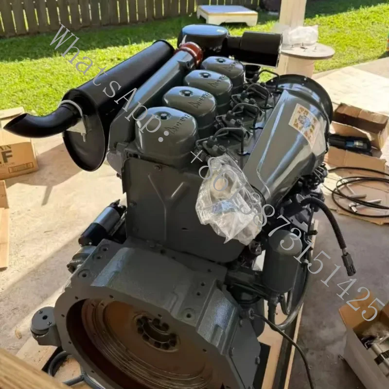 Suitable Excavator F4L912 4-stroke Engine 49 KW Euro 2 Emission 2350 RPM Complete Engine