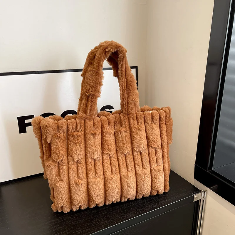 

2025 New Winter Female Bag Large Capacity Shopping Bag Fashion Soft Plush Shoulder Bag Lady Luxury Faux Fur Handbag Travel Tote