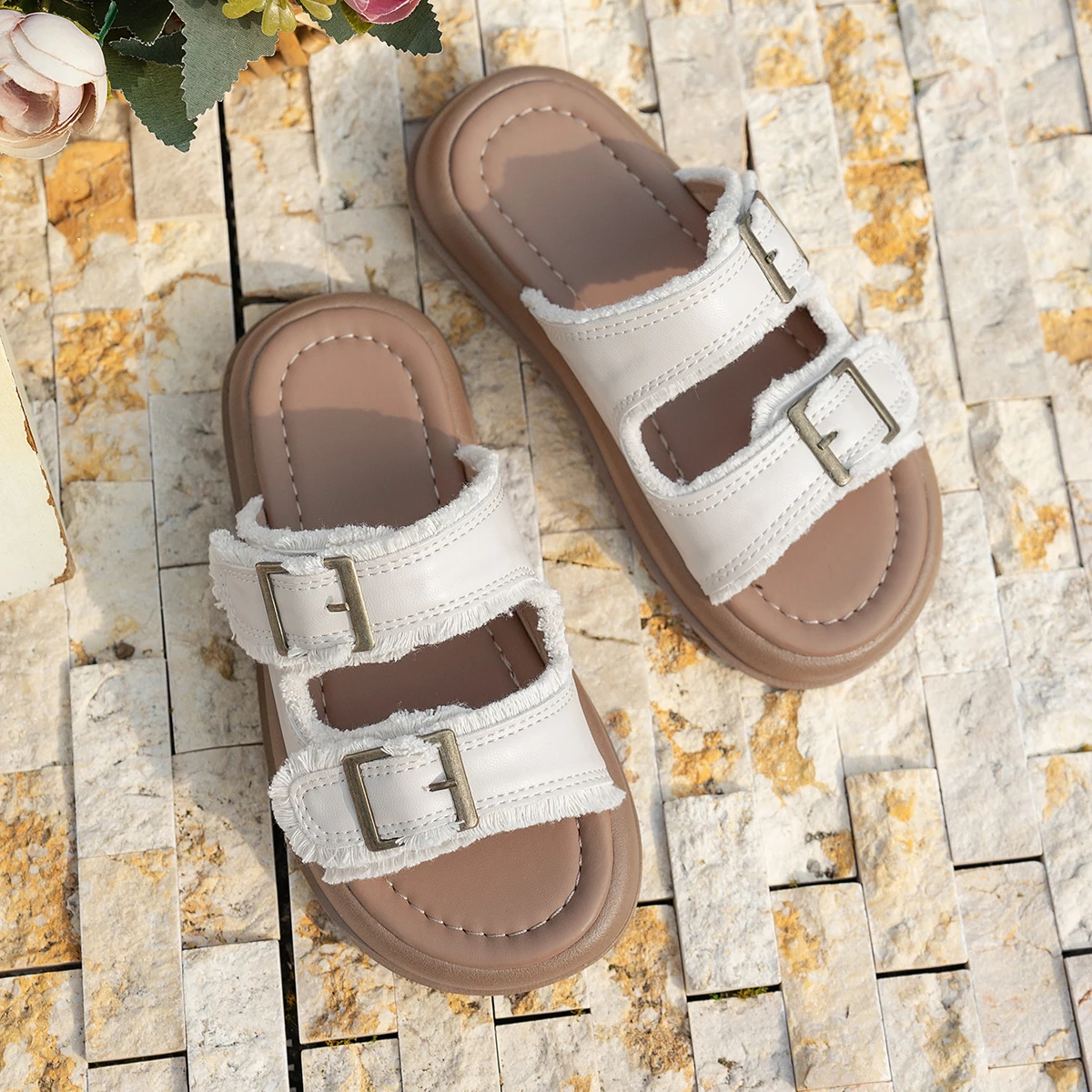 Little Girls Leather Slippers with Buckle 2026 New Summer Kids Platform Beach Sandals Non-slip Simple Comfort Outdoor Pool Shoes