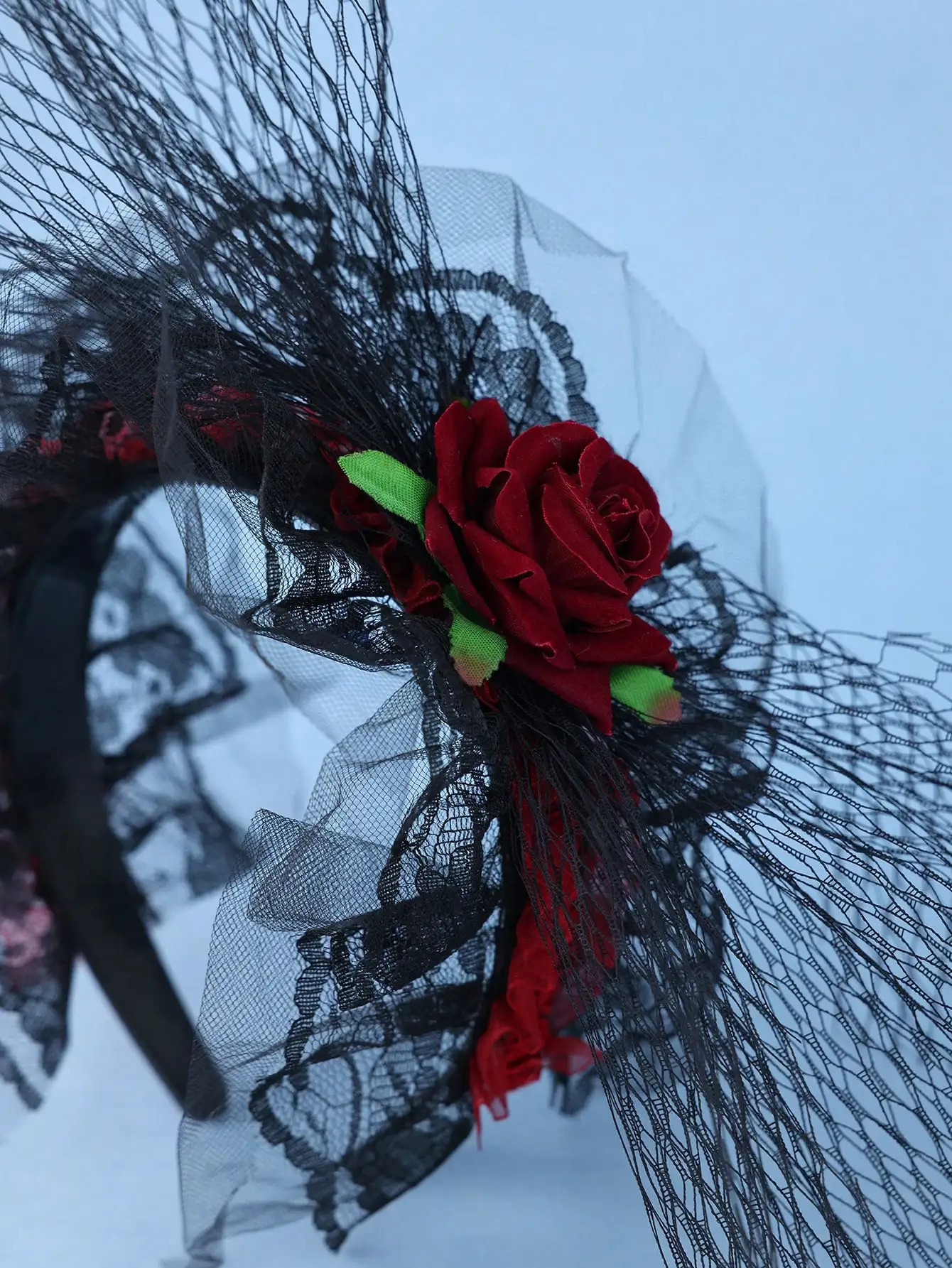 1 Piece of Retro Red Rose Black Lace Wreath Headband, Dark Castle Retro Style Black Wedding Dress Bridal Accessory view 3