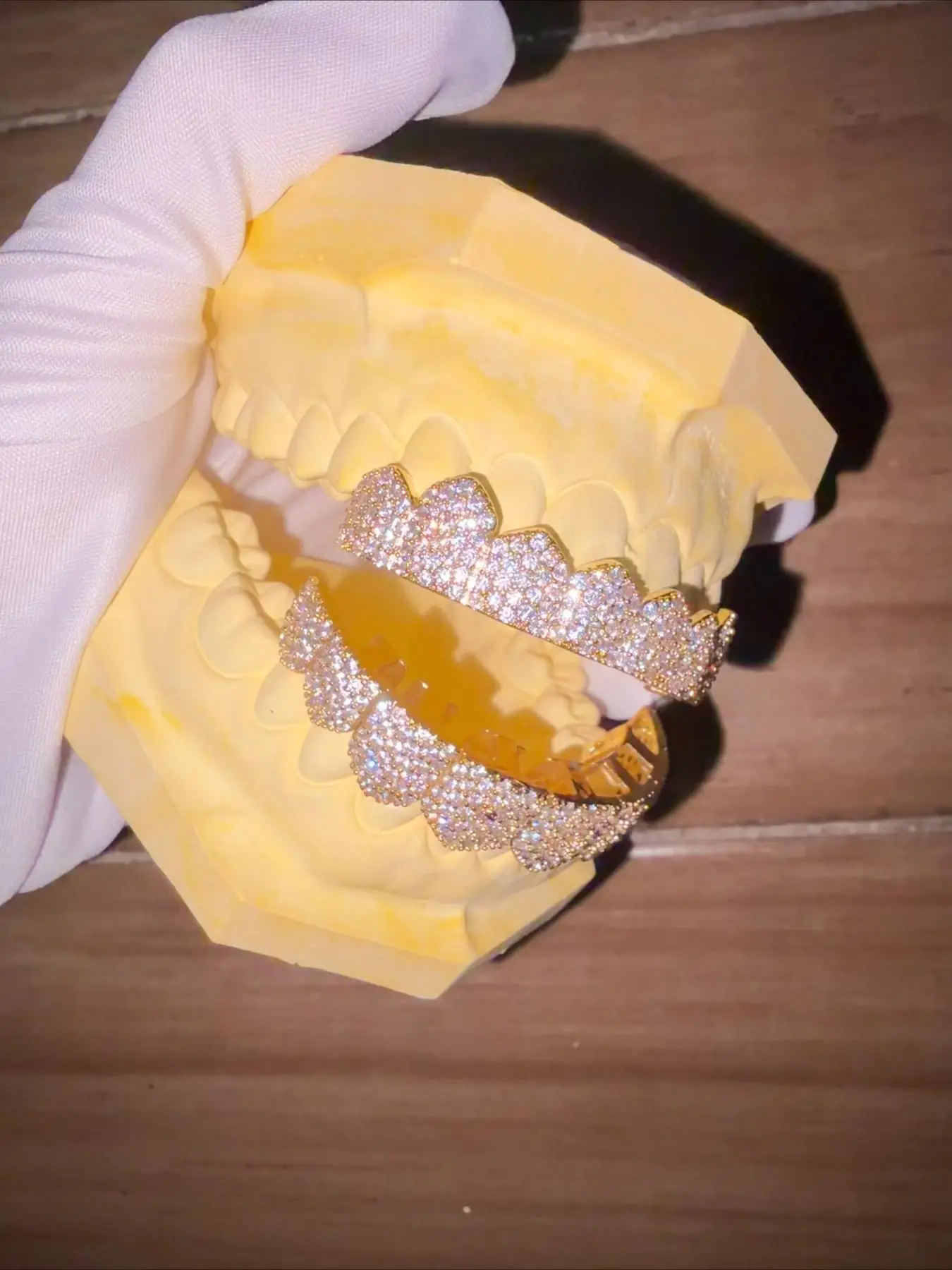Hot-selling Gold-plated Micro-inlaid Iced-out Full Diamond Grillz, Hip Hop Trendsetter Big Gold Teeth, Factory Direct Sales