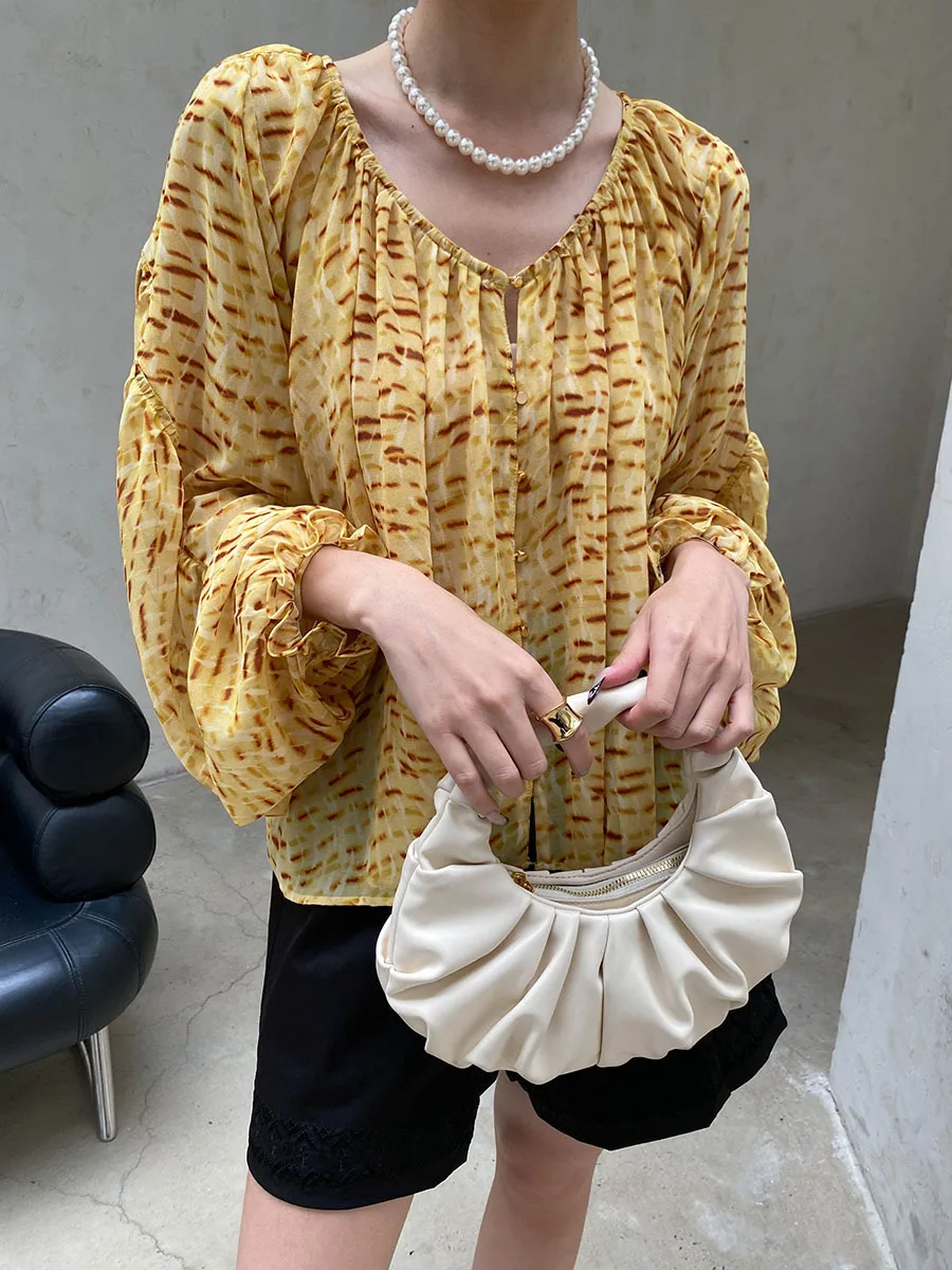 Sommerliches Damen-Shirt mit lässigem Muster, V-Ausschnitt, lockerer und atmungsaktiver Laternenärmel – Detail 13