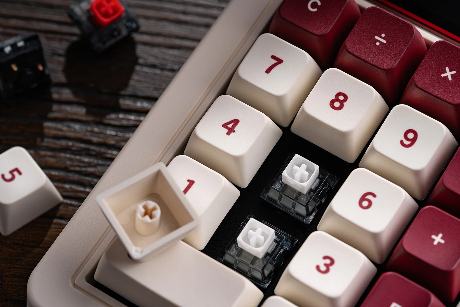 8BitDo Retro 18 لوحة أرقام ميكانيكية بلوتوث/2.4G/وضع آلة حاسبة Numpad سلكية 18 مفتاحًا، ملحقات ألعاب لنافذة الكمبيوتر وأندرويد