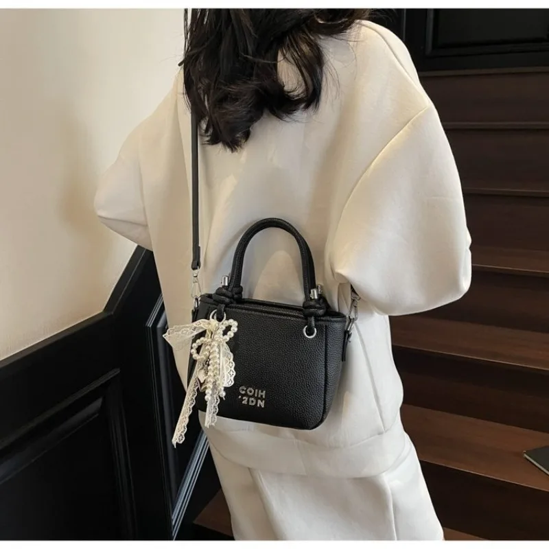 

Office Commute Practical Leather Crossbody Bag High End Paris Classic Vintage Craft Casual Simple Tote Bag Functional Daily