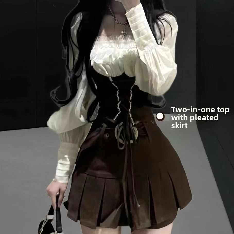 

Коричневый комплект из двух предметов в стиле русалки: топ с поясом, подчеркивающим талию, и плиссированная юбка для модных молодых женщин. Осенняя коллекция.