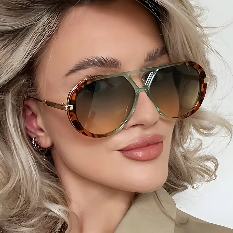 

Classic Unisex Sunglasses Trendy Pilot Shades for Men Women Fashion Designer Style Metal Frame Eyewear Travel Sunglasse