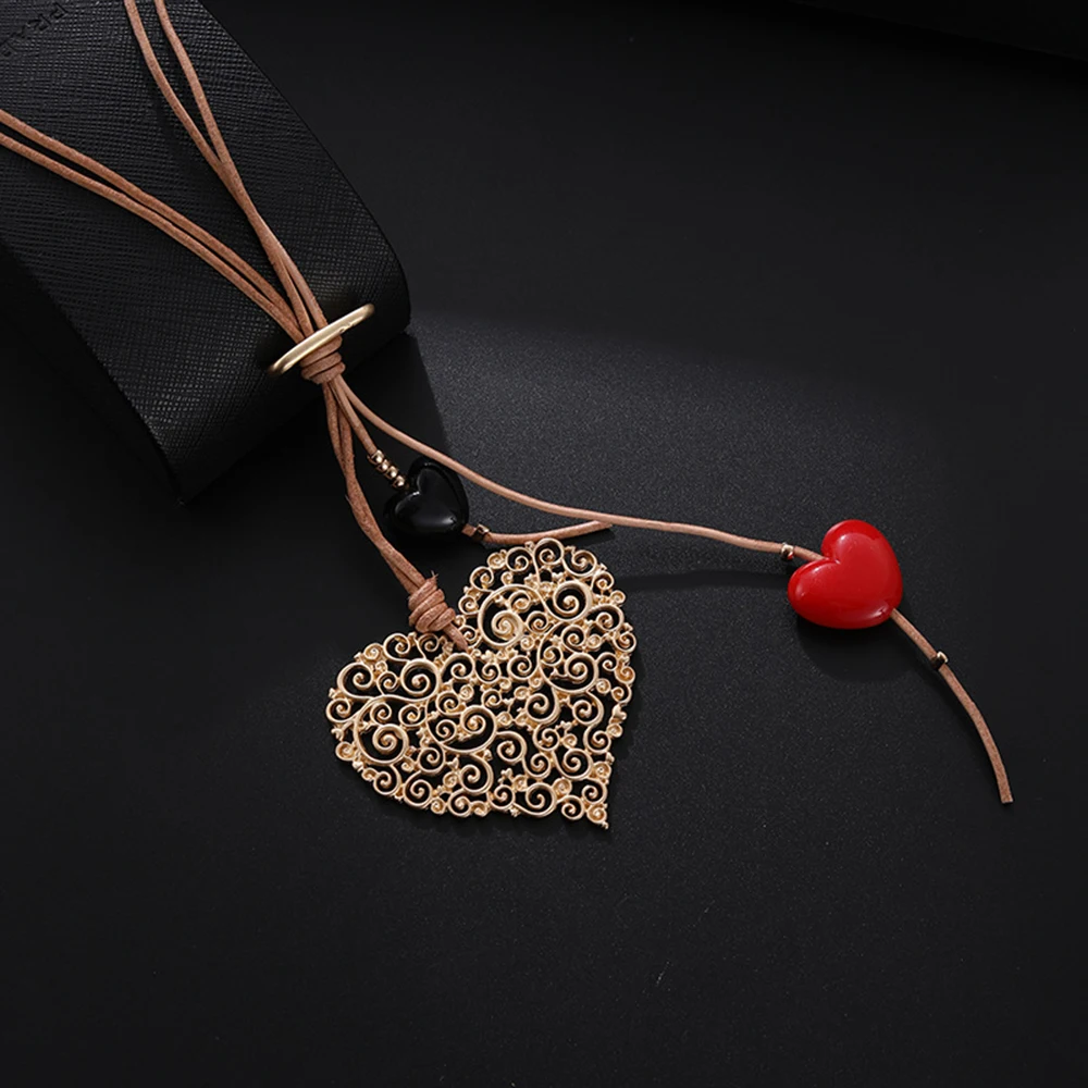 New Trendy Peach Heart Necklace for Women Korean Fashion Geometric Statement Suspension Pendant Goth Jewelry Vintage Accessories