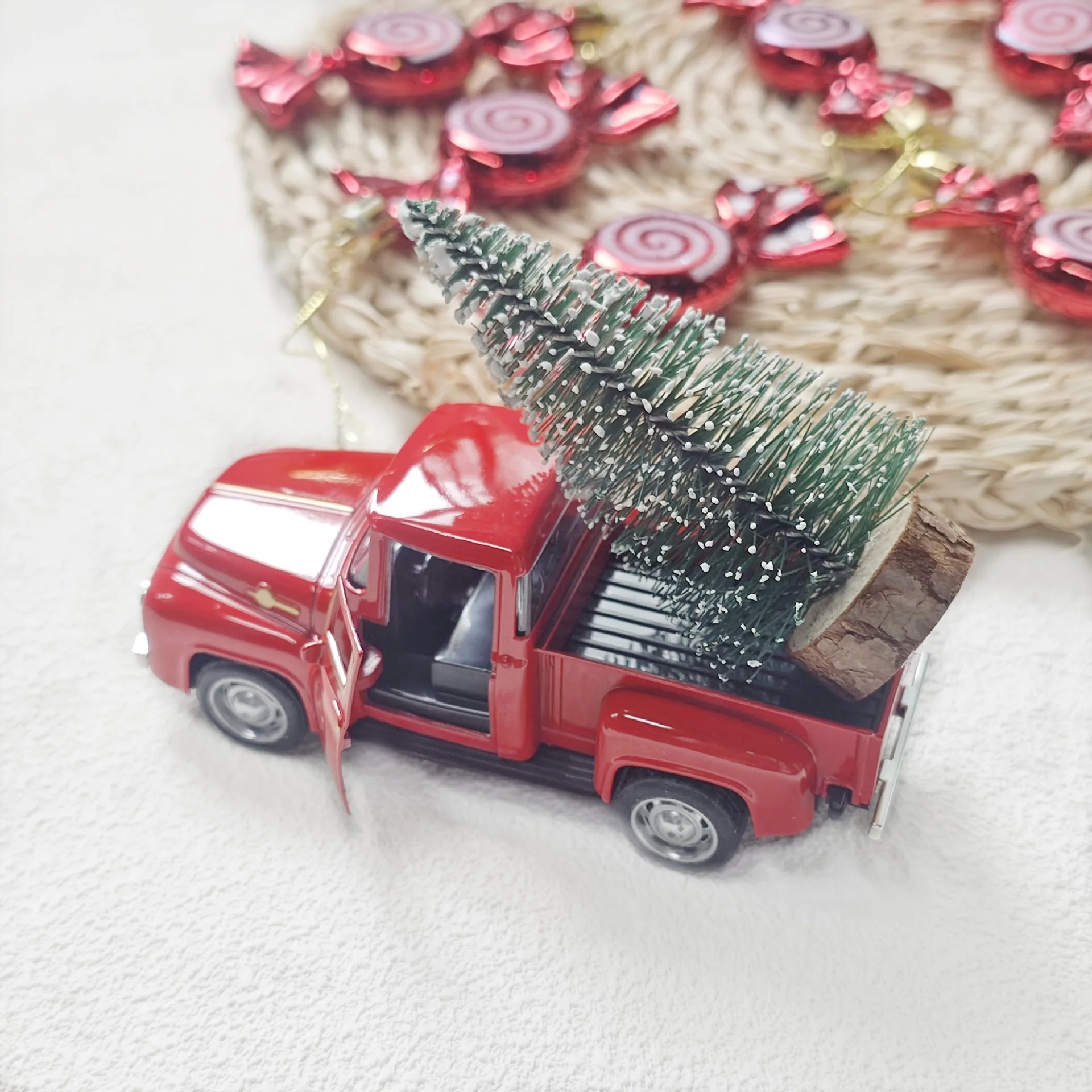 3Sets Per Pack Red Toy Truck and Christmas Tree Set Christmas Decorations Carnival Small Gifts Window Display Tabletop Ornaments
