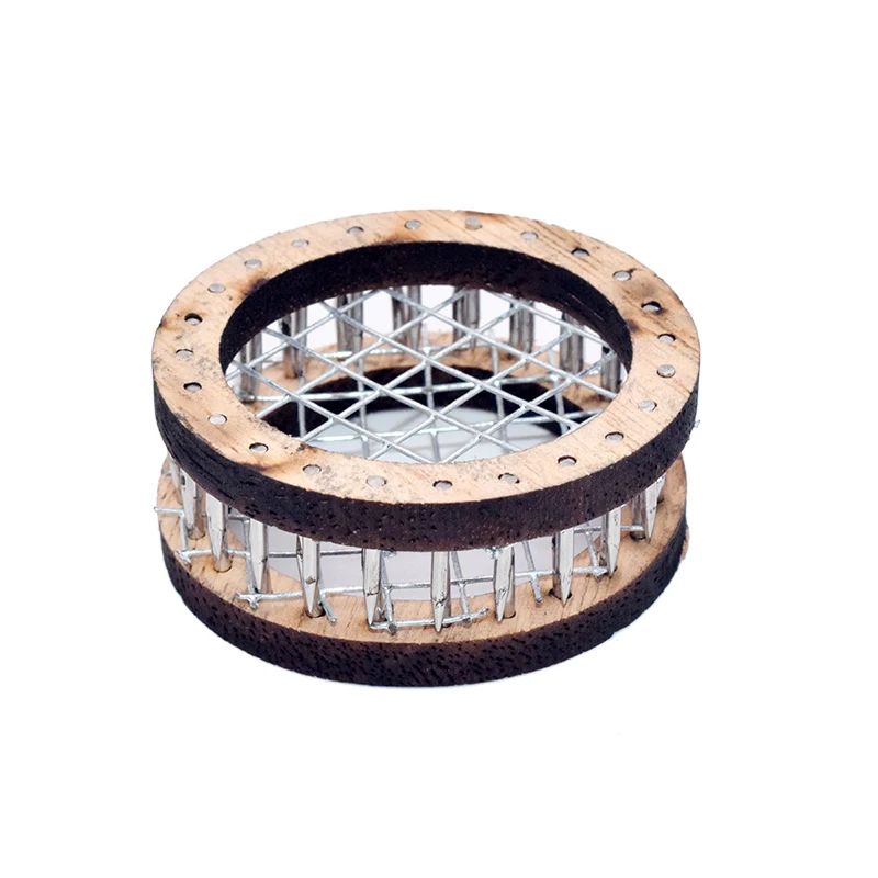 Queen Bee Cage Round Push-In Queen Bee Mark Cage Needle Type Catcher Isolation Room Queen Bee Marking Cage Beekeeping Tools