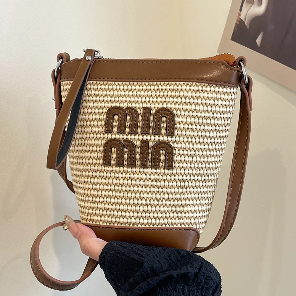 

Fashion woven mobile phone bag 2025 new trendy spring bucket bag, hand-held single shoulder diagonal cross bag