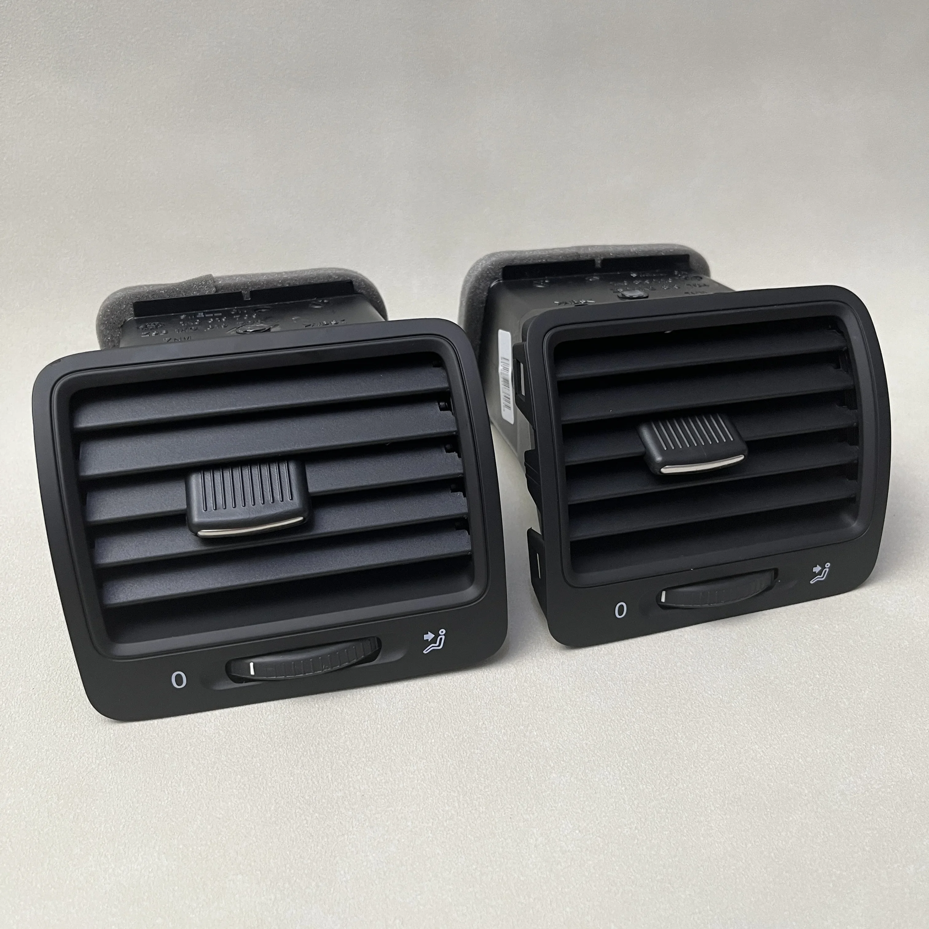 

Black Dashboard AC Air Outlet Vent For VW Jetta MK5 2006-2011 Golf 5 GTI R32 Rabbit 1K0819703 1K0819704 1KD819709 1KD819710