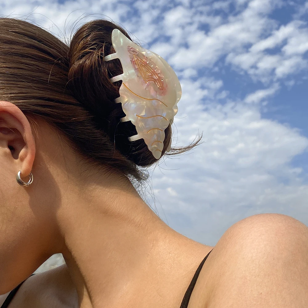 Retro Acetate Ocean Conch Big Shark Hair Claw Clips For Women Girls Elegant Animal Ponytail Beach Shell Hairpin Hair Accessories