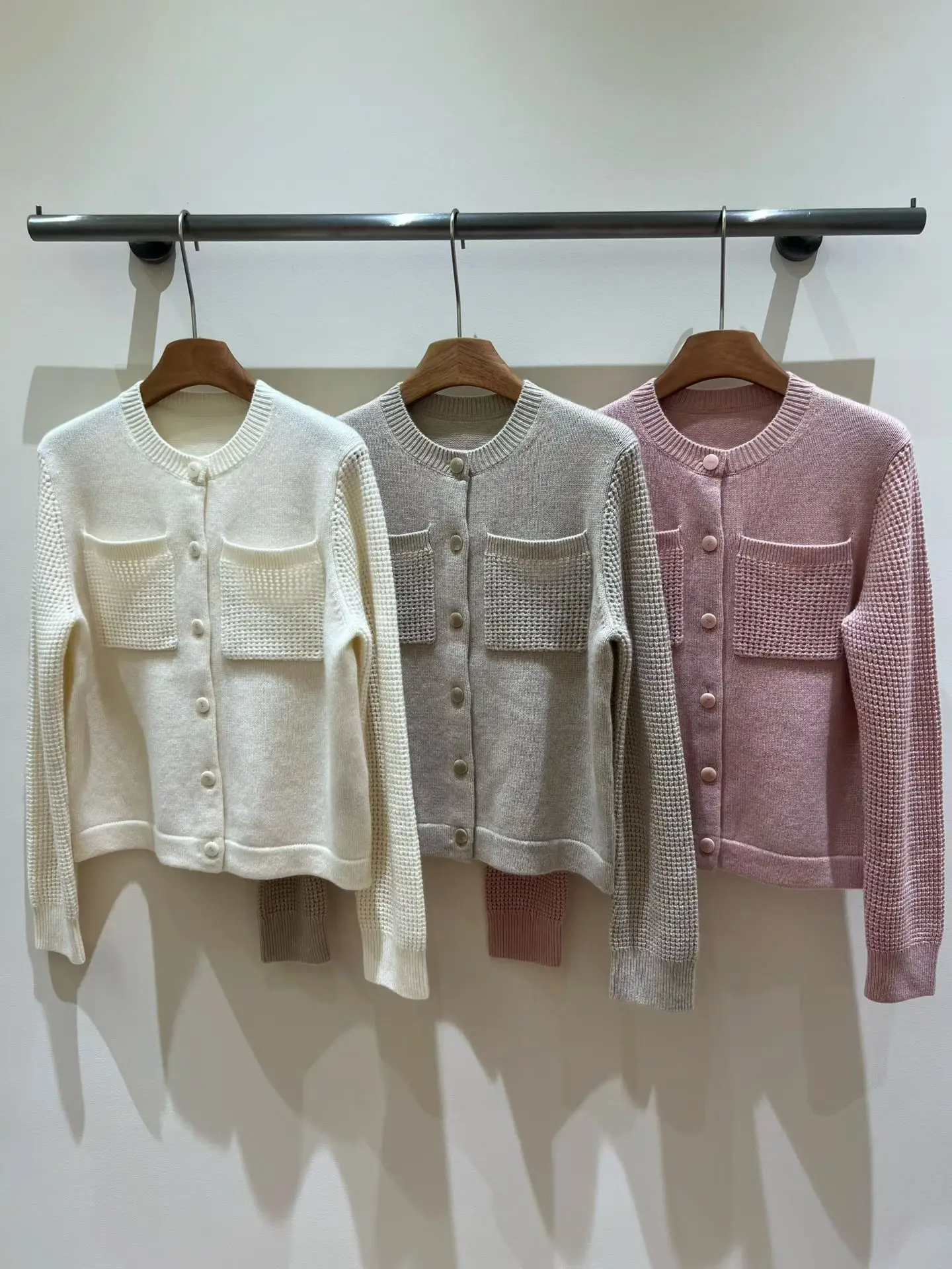 High-Quality Stylish Casual Knit Cardigan with Pockets & Crew Neck + Cut-Out A-Line Skirt Set Autumn/Winter 2026 New Collection