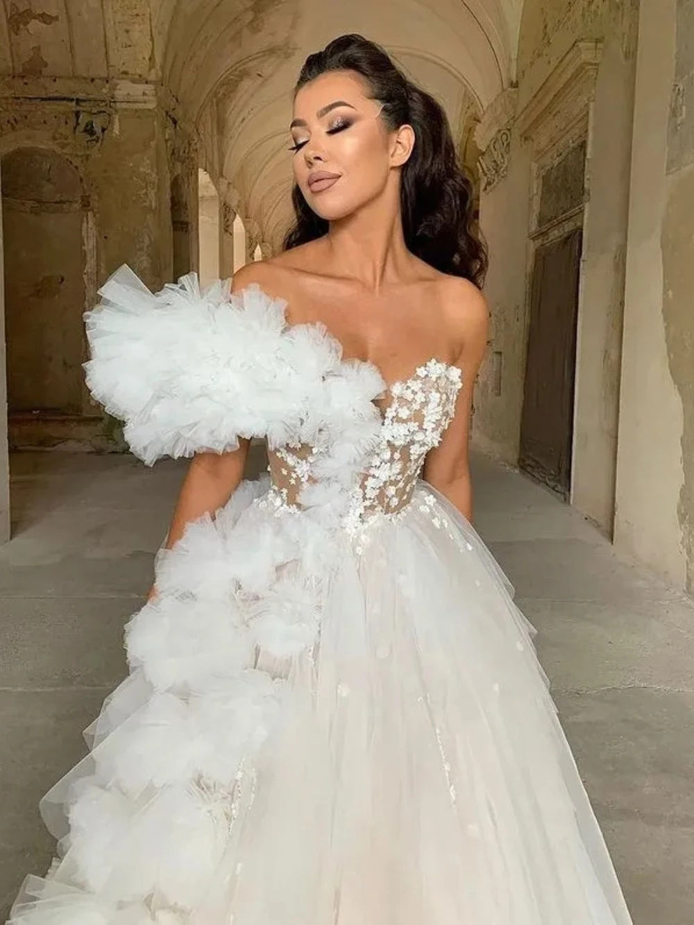 Customized Elegant A-Line Plus Size Chiffon Pleated Decal White Wedding Dress Sweetheart One Shoulder Backless Sexy Bridal Dress