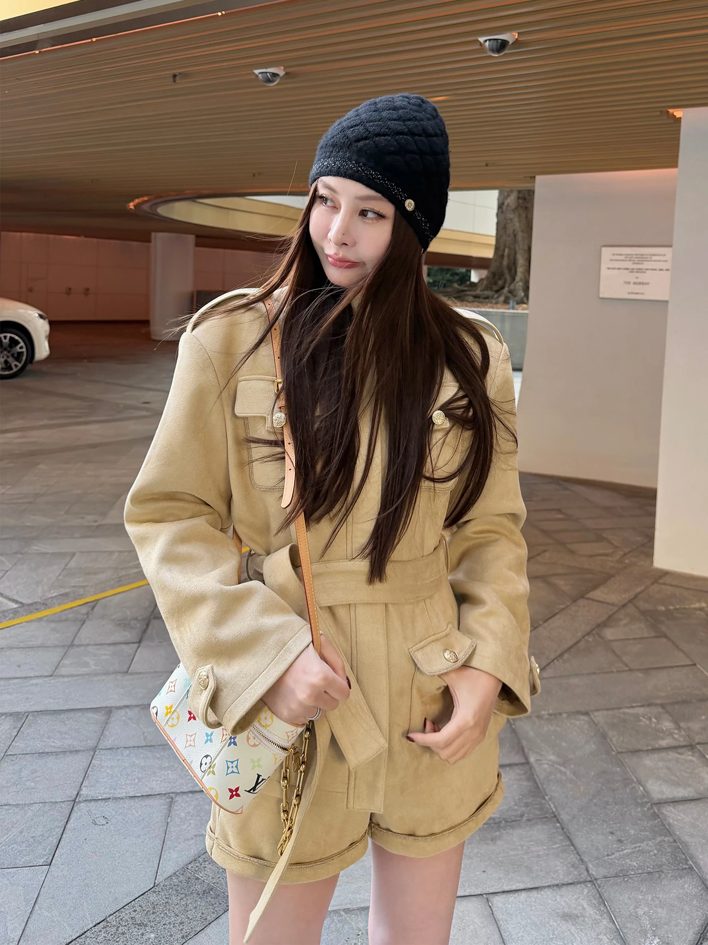 

Женский замшевый комплект: куртка и брюки, повседневный, с воротником-стойкой, длинными рукавами, на молнии, средней плотности, дышащий, модный, весна-осень