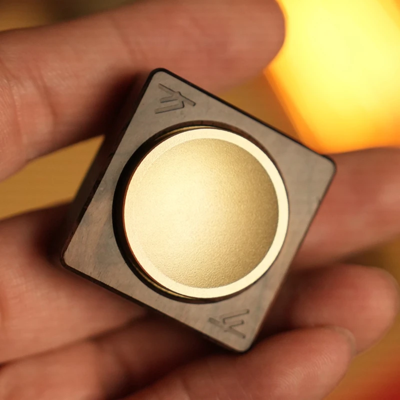 CDオーディオ再生機ハンドミニフィジェットスピナー回転ローラー指先スピニングトップチップEDCオフィスデスクおもちゃジャイロ不安解消