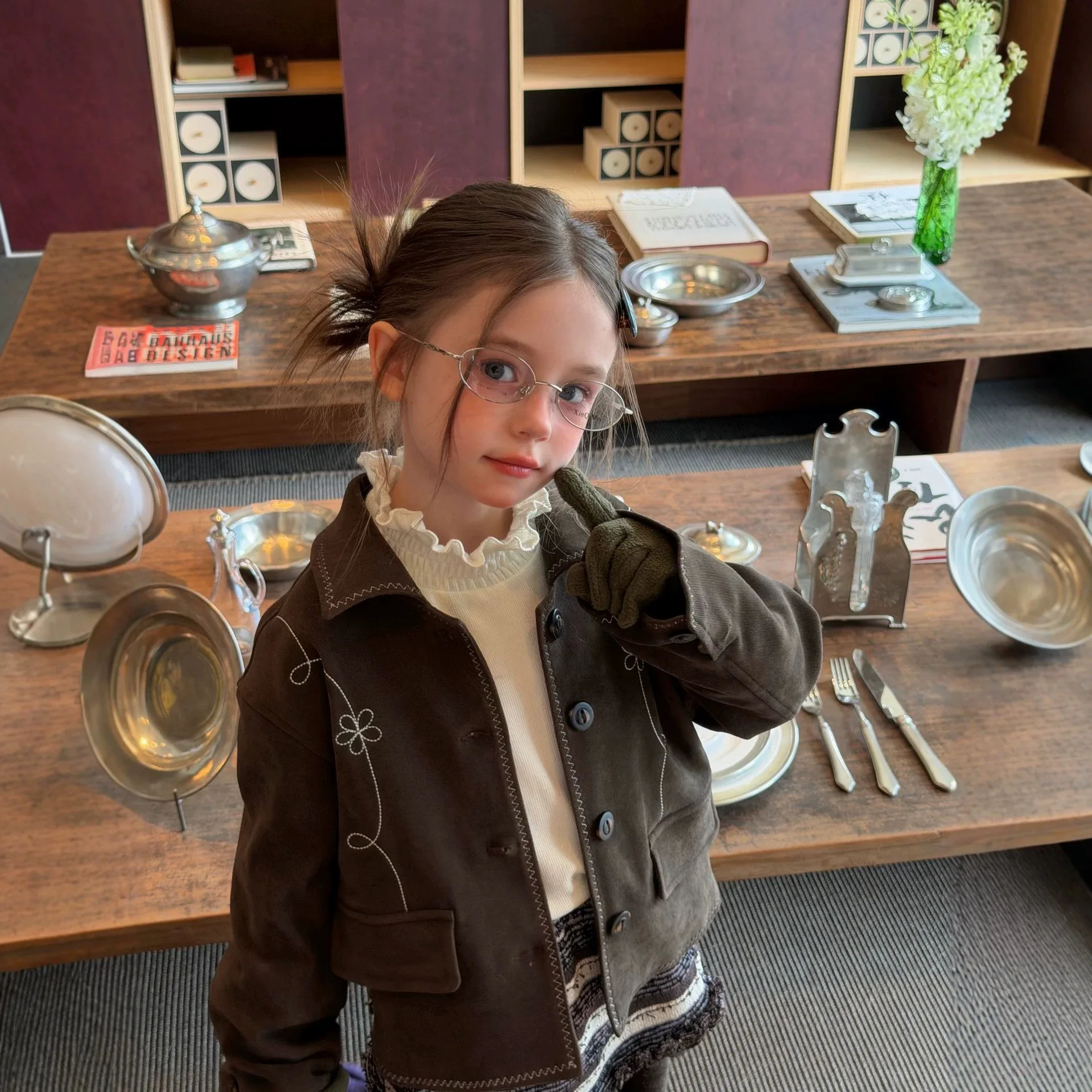 Girls' Jacket 2026 Autumn New Niche Designer Style Flower Line Embroidered Coat Children's Retro Fashion Coat