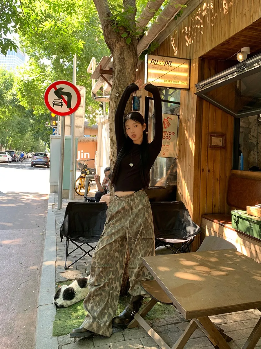 قميص نسائي أبيض بطبقة أساسية، ضيق ومناسب للجسم، بأكمام طويلة وتصميم قصير، تي شيرت أمريكي الطراز لموسم الخريف، أنيق ومناسب للعمل #1