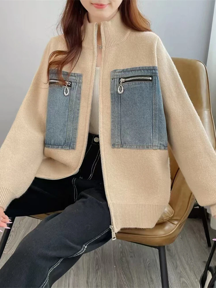 LANMREM Denim Pockets Patchwork Sweater Coat Women\'s Stand Collar Zipper Design Casual Cardigan 2024 Autumn New Clothing 2Z2495