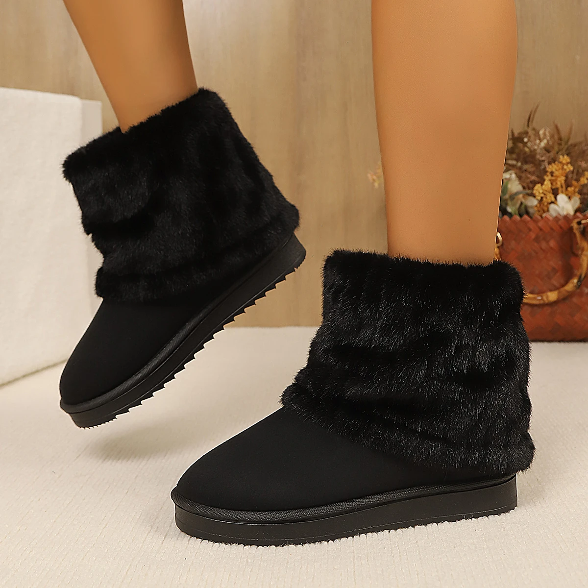 Schuhe für Damen, Winterstiefel zum Hineinschlüpfen, schwarze, runde Zehen, einfarbig, mit weichem Innenfutter, warm, mit mittlerem Absatz, wasserdicht, lässige Schneestiefel für Damen. – Detail 3