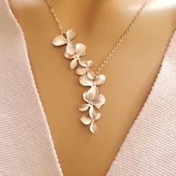 Matte Silver Plated Metal Petal Light Luxury Clavicle Chain Jewelry Exquisite Gift Wholesale