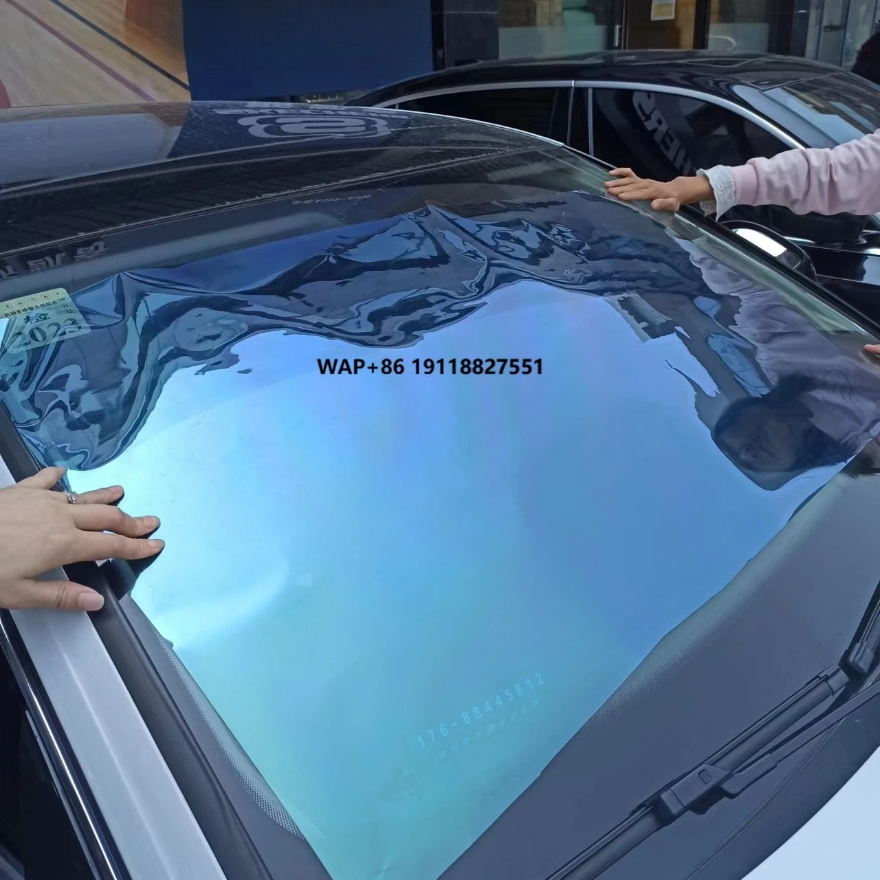 

Blue to Green Scratch Proof Solar Chameleon Car Window Tint Film