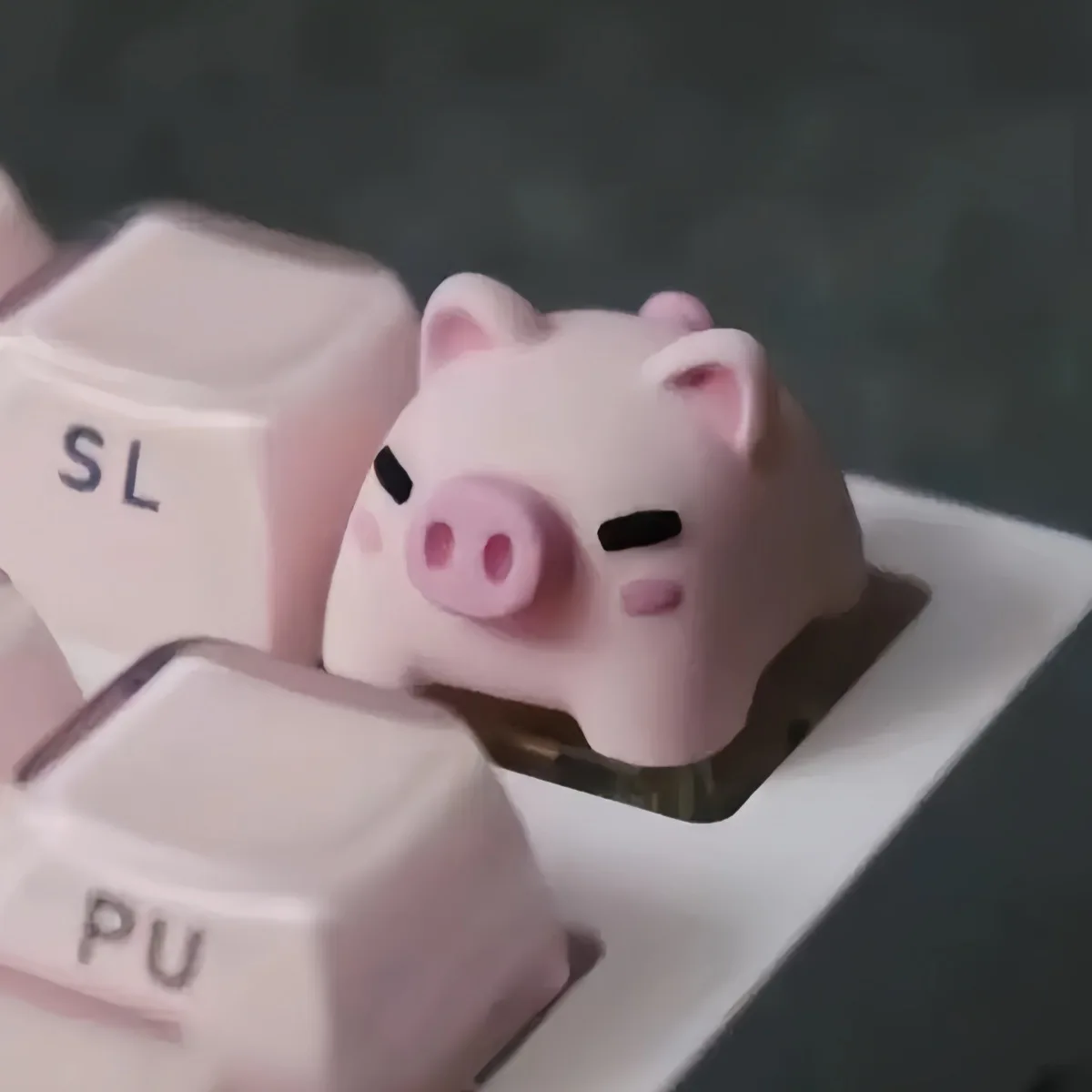 

Epoxy resin personalized light transmission cute pink piggy resin keycap cross shaft mechanical keycap single item