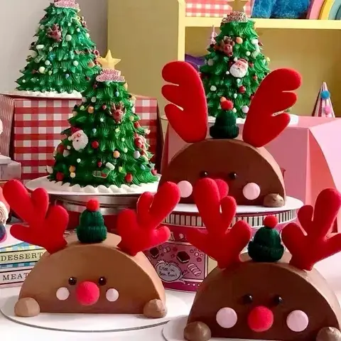 1 set koreansk jultårtdekoration bakad björn glad plysch älghorn röd näsa 10 best sales björntårtdekoration - №4