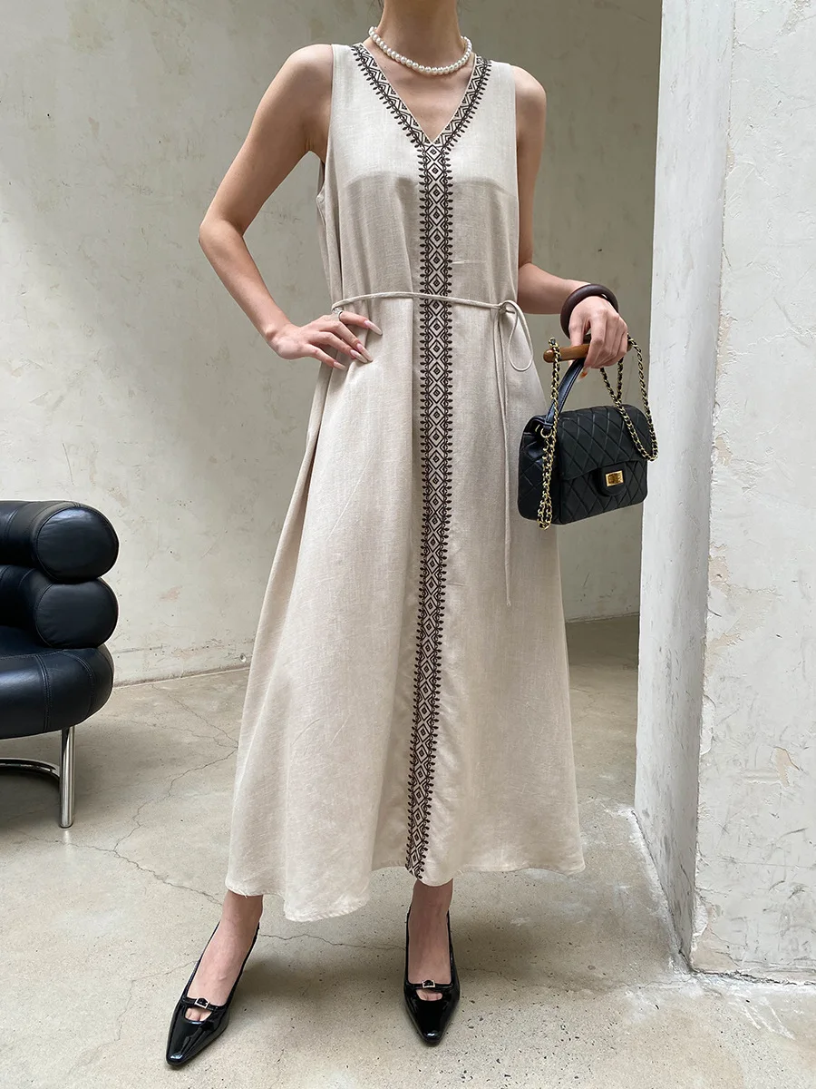 Frühlings- und Sommerkleid für Damen, lässig, einfarbig, V-Ausschnitt, Bohemian-Stil, bestickter Bund, ärmellos – Detail 15