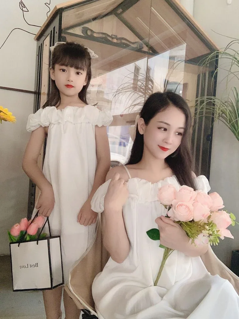 New Family Matching Outfits Strapless Dresses Mother Daughter Clothes One-shoulder Suspender Dress Mom Kids Parent-child Outfits