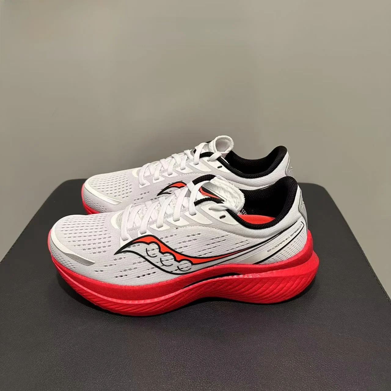 

Endorphin Speed 3 Low-Top Comfortable o Absorption Anti-Slip Running oes for Men And Women Sport Casual Me up...