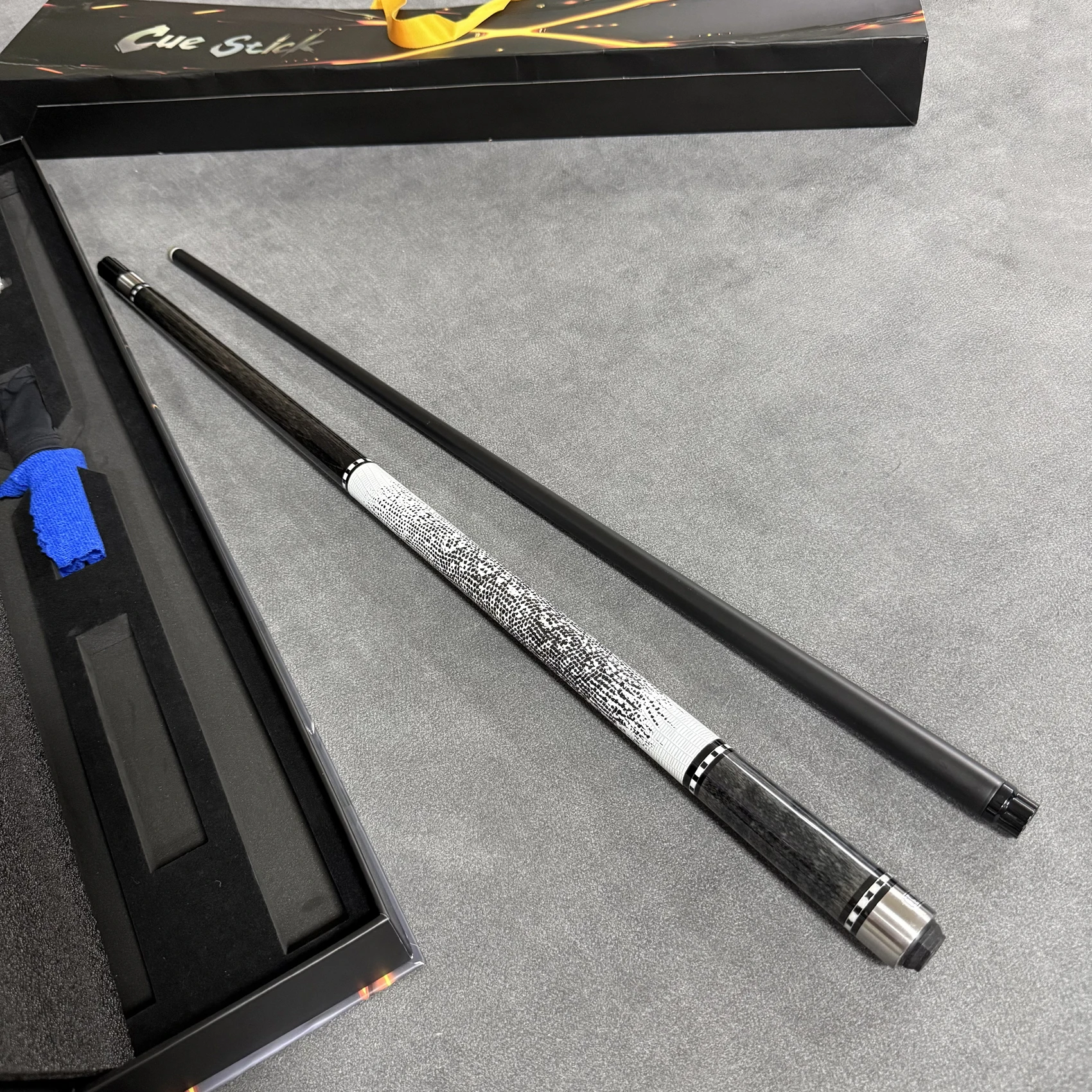 

High-Tech Pool Cue, 12.5mm Tip, Lizard Texture Wrap Grip, Free Cue Glove & Cleaning Cloth Included, Professional Billiard Stick