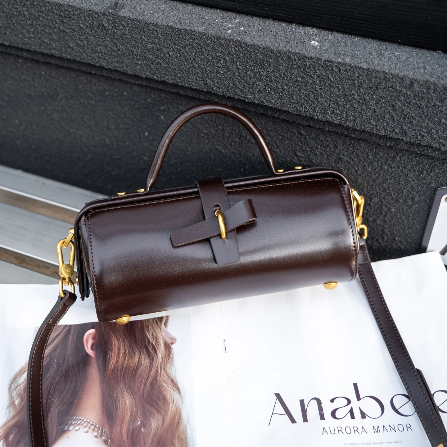 

Genuine Grade Leather Women's Shoulder Crossbody Bag Luxury Designer Brand Female Barrel-shaped Handbag for Woman High Quality