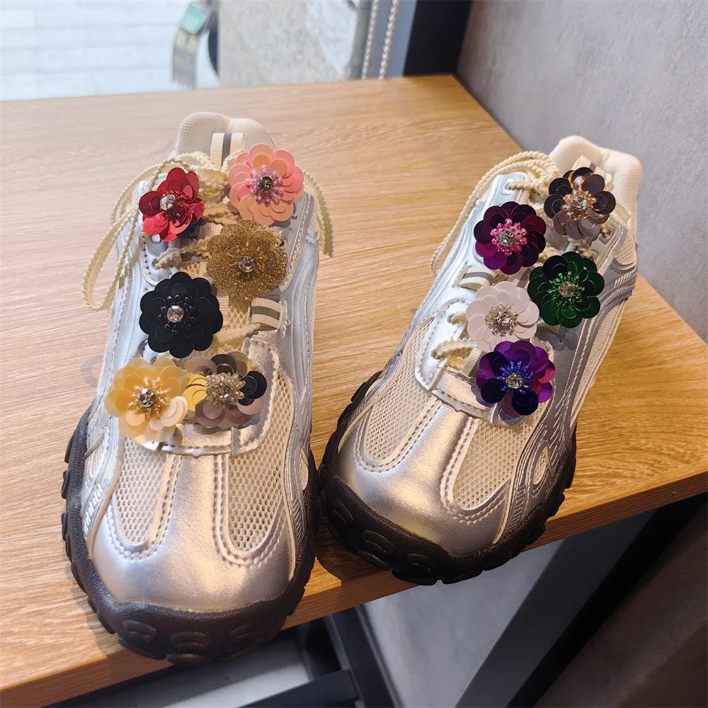 فلاش الماس اليدوية مطرز زهرة أربطة أحذية كليب مشبك الحلو عالية الجودة الأحذية الزخرفية إكسسوارات جذابة أحذية رياضية النساء
