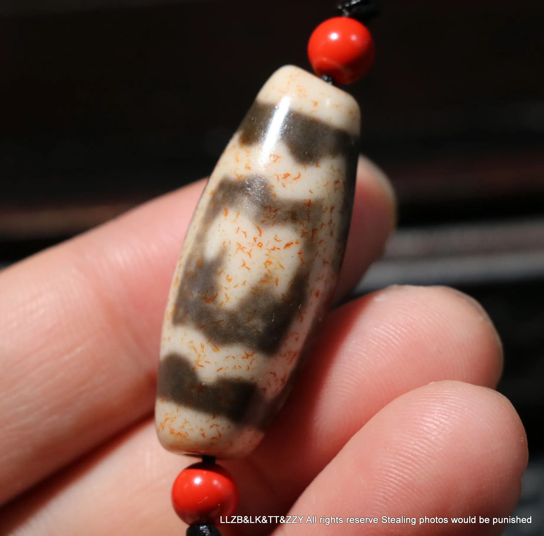 

Treasure Energy Tibetan Old Oily Agate Patina Dapeng Bird of Freedom Symbol dZi Bead 37MM FR LLZB Talisman Lkbrother