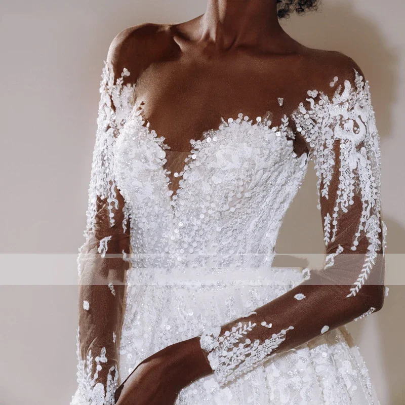 Flavinke Abiti da sposa a trapezio con strascico di corte con applicazioni squisite personalizzate Scollo rotondo Manica lunga Perline Abito da sposa principessa