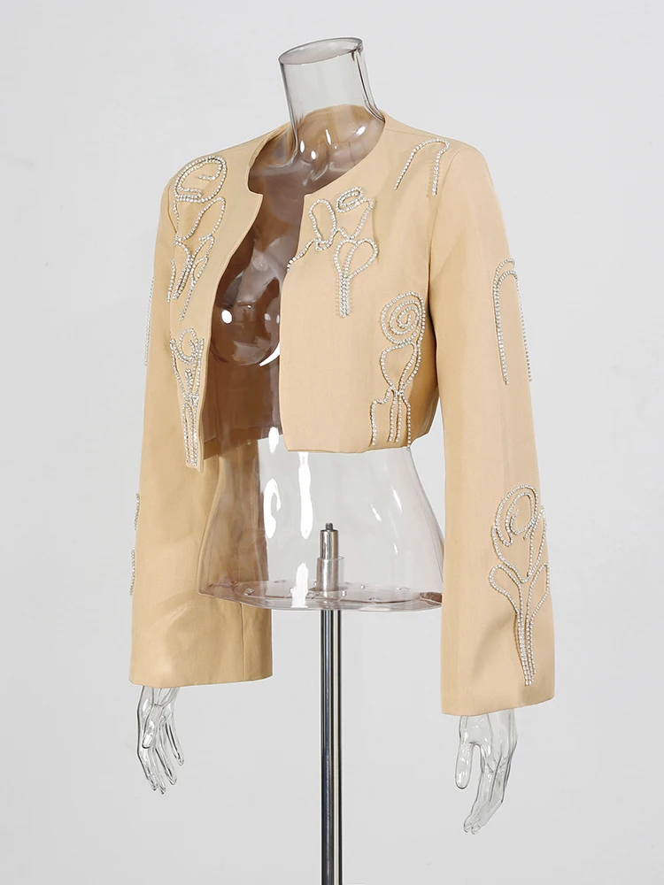 طقم مكون من قطعتين مطرز للنساء برقبة دائرية وأكمام طويلة وسروال قصير عالي الخصر فضفاض طقم أنيق طقم نسائي جديد