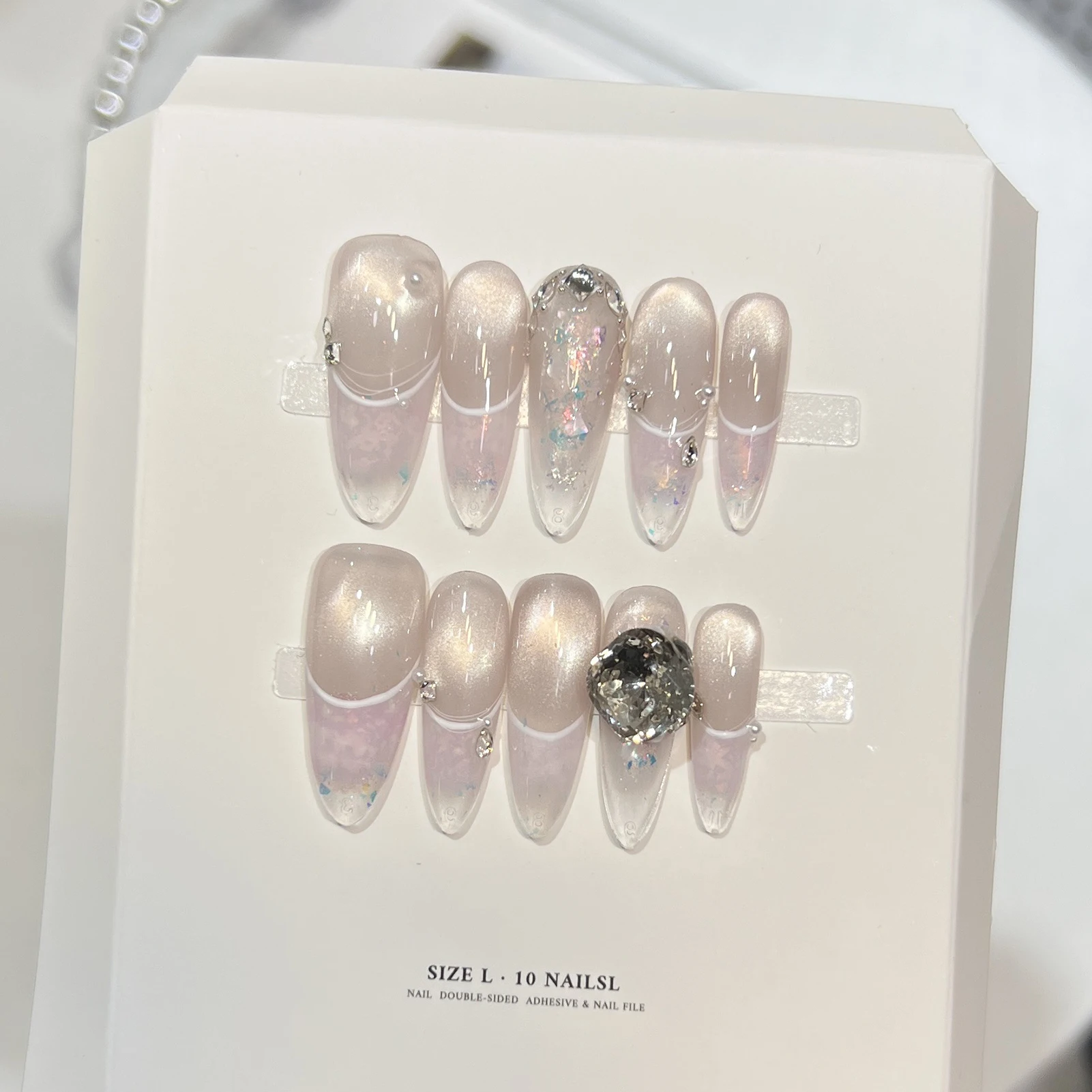 Grape Ice Wine Press On Nails Long Pointed Oval Shape Purple Cat Eye Glitter Fake Nails 10Pcs