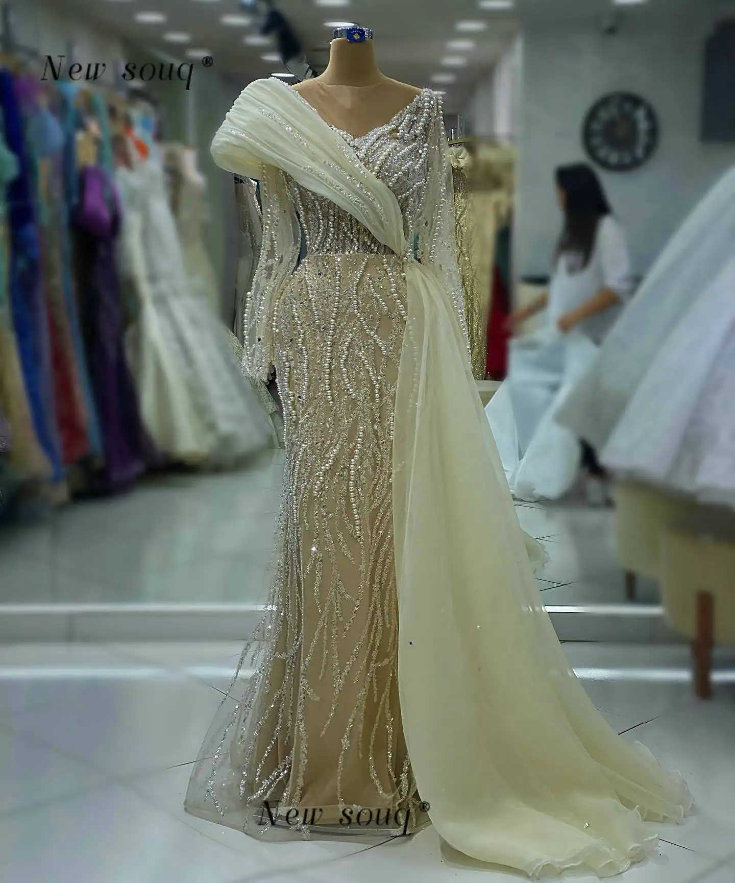 فساتين سهرة بأكمام طويلة مطرزة باللؤلؤ الحريري مع درب جانبي طويل أنيق رسمي لحفلات الزفاف للنساء رداء عربي #1