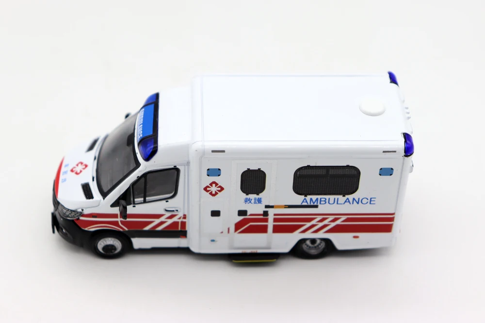 ERA  Car 1/64 Scale Sprinter HK Ambulance(PRA) Diecast Alloy Toy models for collection