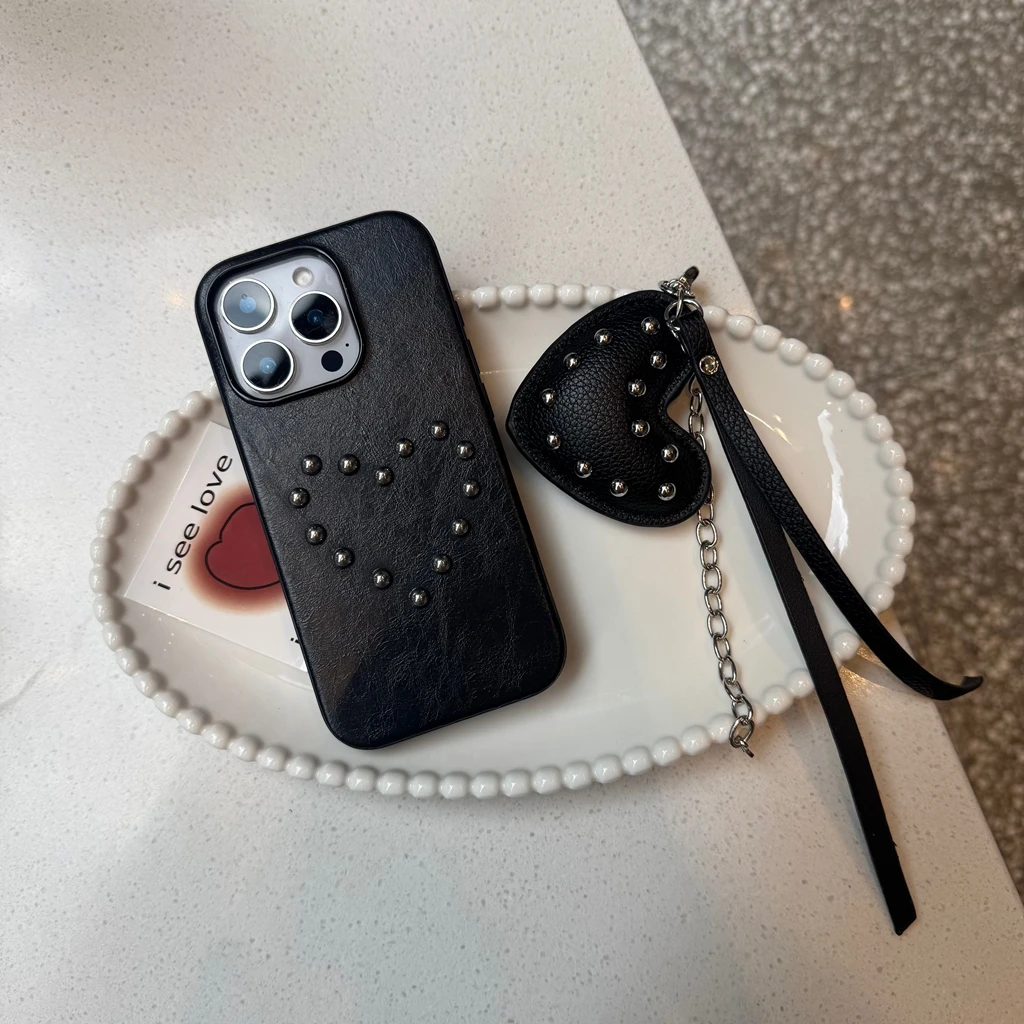

Advanced Black Leather Rivet Round Bead Love Heart With Pendant Shock Proof Phone Cover Case for iPhone 16 15 14 13 Pro Max