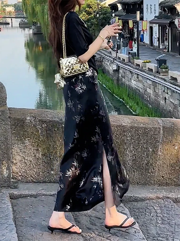 

Retro Silk Satin Midi Skirt Faionable Casual Design for Tall Women Slimming Summer 2024 New Sle Chinese Retro Skirt