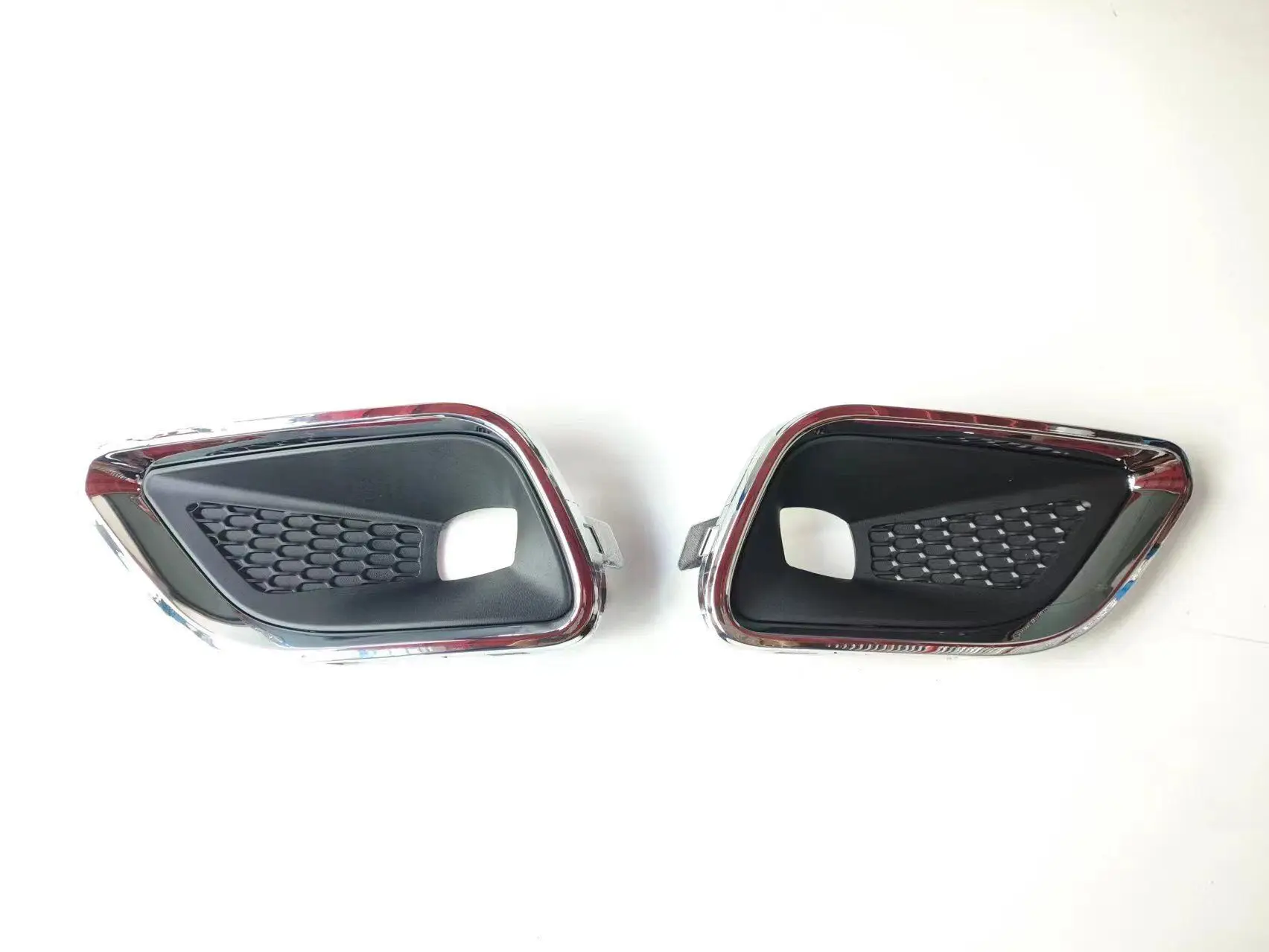 

1/2pc Left/Right 53451229 68287995AB L 53451228 68287994AB 2019-22 Fog Lamp Bezel with Chrome Trim for Jeep Cherokee Auto Repair